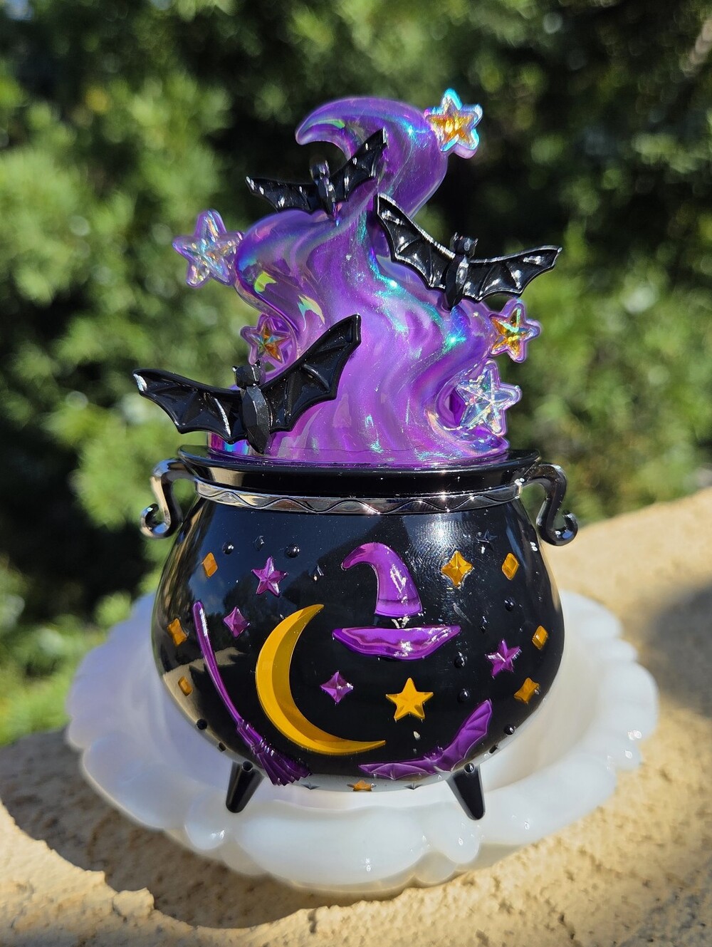 B&BW Whimsical Cauldron Nightlight Wallflowers Fragrance Plug